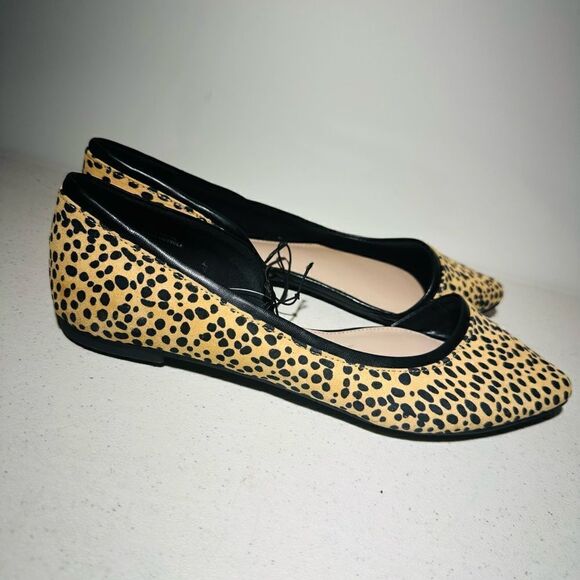 BCBGENERATION cheetah print curbe flat Slip-on shoes Size 9,5 New - Picture 2 of 6